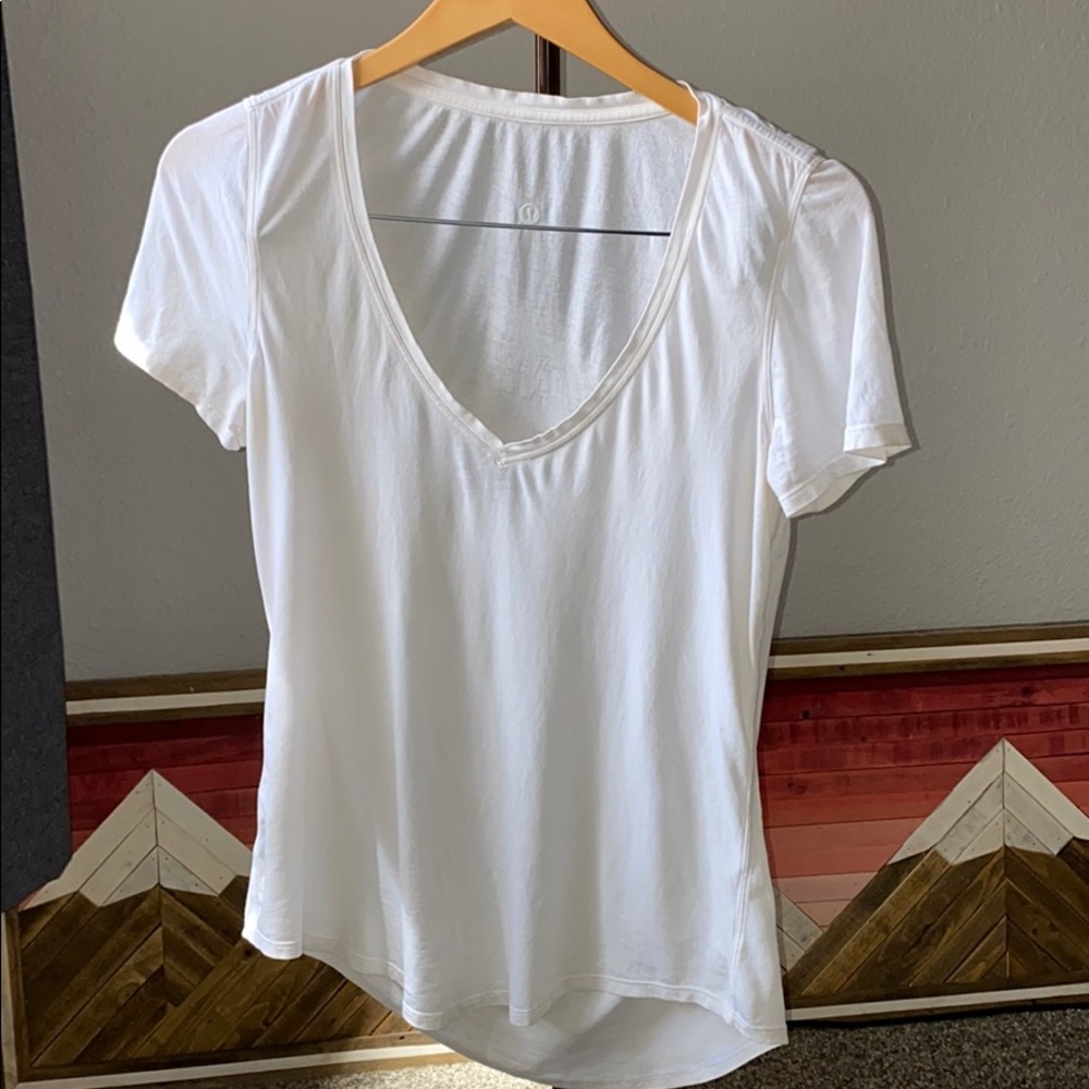 Lululemon t-shirt